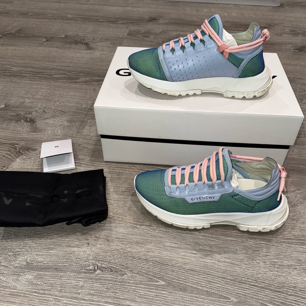 Authentic Givenchy Spectre Low Runner Sneakers Pi… - image 1